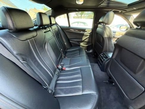 Used 2018 BMW 530i w/ Premium Package RWD image 28