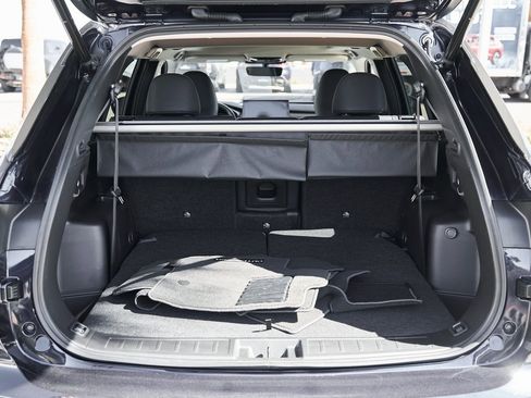 Used 2025 Mitsubishi Outlander SEL image 24