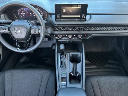Certified 2025 Honda Accord SE image 15