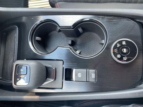 Certified 2025 Nissan Rogue SV image 17