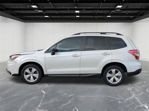 Used 2015 Subaru Forester 2.5i w/ Alloy Wheel Package image 2