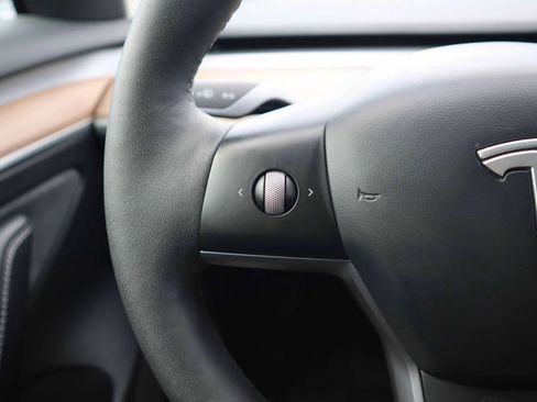 Used 2023 Tesla Model 3 Standard Range RWD image 16