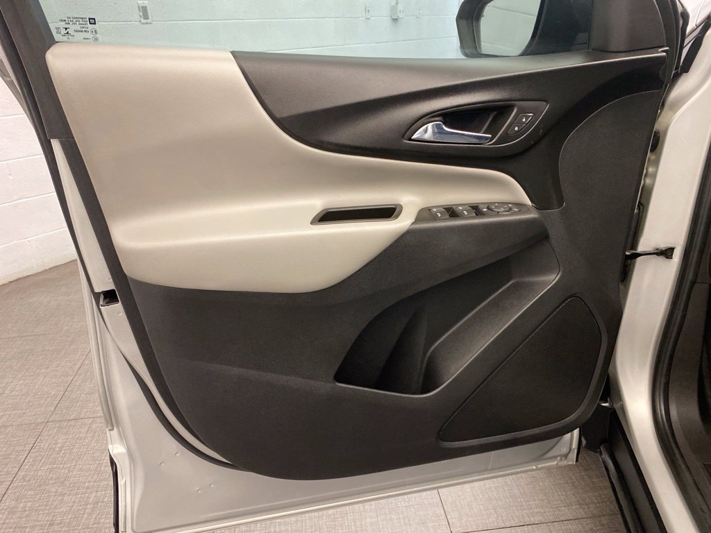 Used 2022 Chevrolet Equinox LS w/ LS Convenience Package FWD image 21