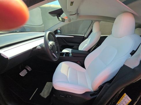 Used 2023 Tesla Model Y Performance AWD/4WD image 12