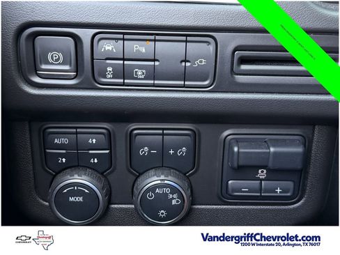 Used 2022 Chevrolet Suburban RST w/ Sport Performance Package AWD/4WD image 23