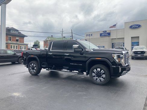 Used 2024 GMC Sierra 3500 Denali AWD/4WD image 16