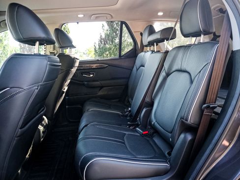 Used 2025 Honda Pilot Elite image 8