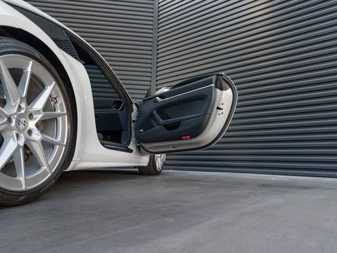 Certified 2025 Porsche 911 Carrera RWD image 32