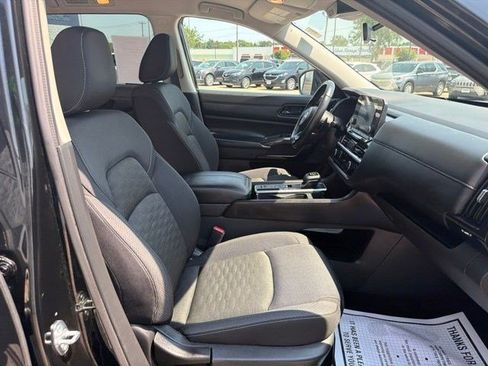 Used 2024 Nissan Pathfinder SV FWD image 21
