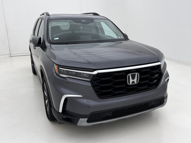 Used 2023 Honda Pilot Elite image 3