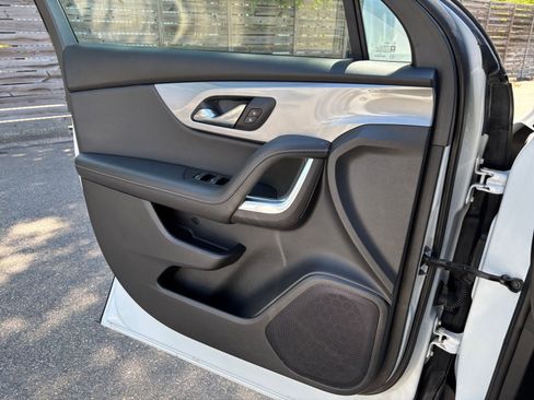 Used 2025 Chevrolet Blazer LT FWD image 18