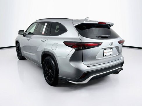 Certified 2025 Toyota Highlander XSE AWD/4WD image 13