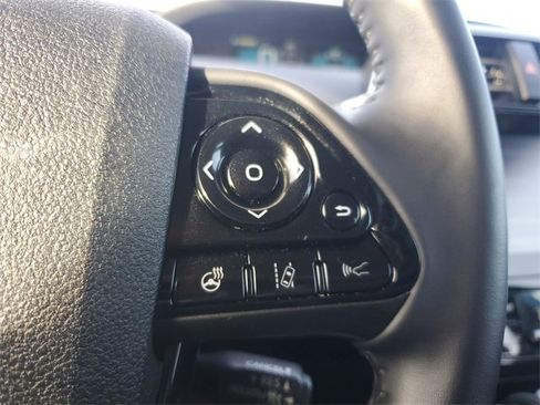 Used 2020 Toyota Prius XLE image 19