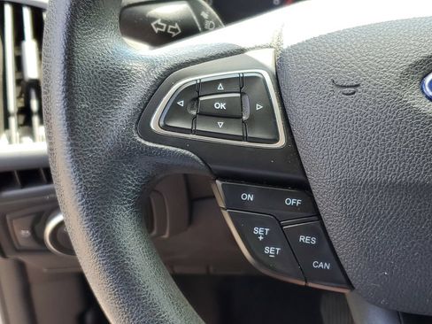 Used 2016 Ford Focus SE FWD image 15