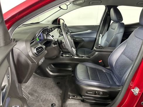 Used 2022 Chevrolet Bolt EUV LT w/ Convenience Package image 11