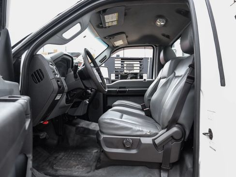 Used 2015 Ford F550 4x4 Regular Cab Super Duty image 16