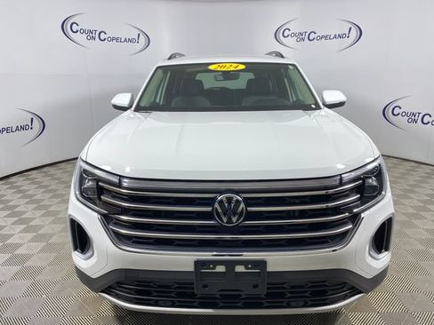 Used 2024 Volkswagen Atlas SE w/ Black Wheel Package AWD/4WD image 2
