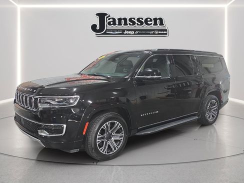 Used 2024 Jeep Wagoneer L Series II w/ Flexible Seating Group image 1