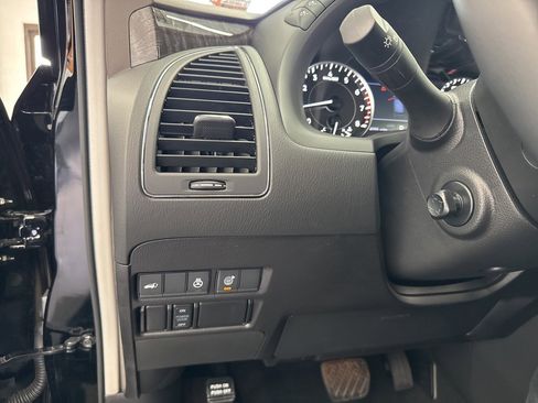 Used 2024 Nissan Armada Platinum w/ Captain's Chairs Package image 37