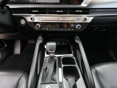 Used 2024 Kia Telluride S w/ S Sunroof Package FWD image 19