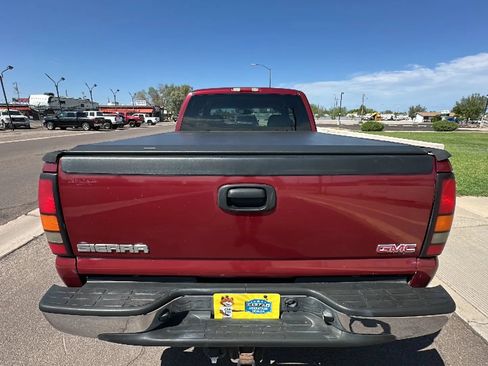 Used 2005 GMC Sierra 2500 SLE w/ Heavy-Duty Power Package AWD/4WD image 3