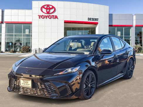 New 2026 Toyota Camry Hybrid FWD image 3
