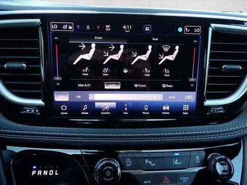 New 2027 Chrysler Pacifica Limited FWD image 20
