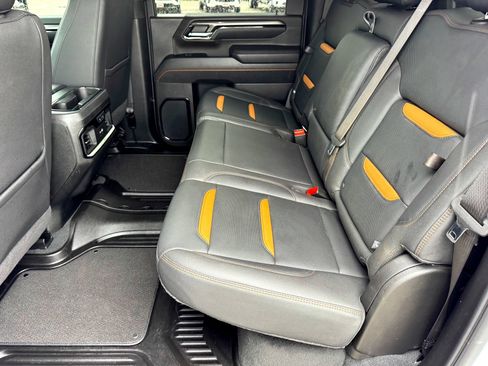 Used 2025 GMC Sierra 2500 AT4 AWD/4WD image 18