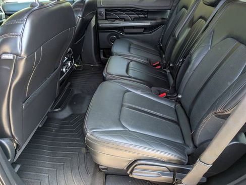 Used 2019 Ford Expedition Platinum image 30