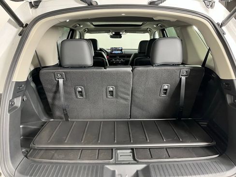 Certified 2025 Honda Pilot Touring image 17