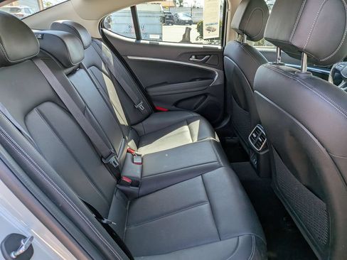 Used 2025 Genesis G70 2.5T RWD image 29