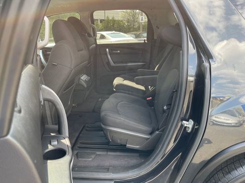 Used 2012 GMC Acadia SLE image 18