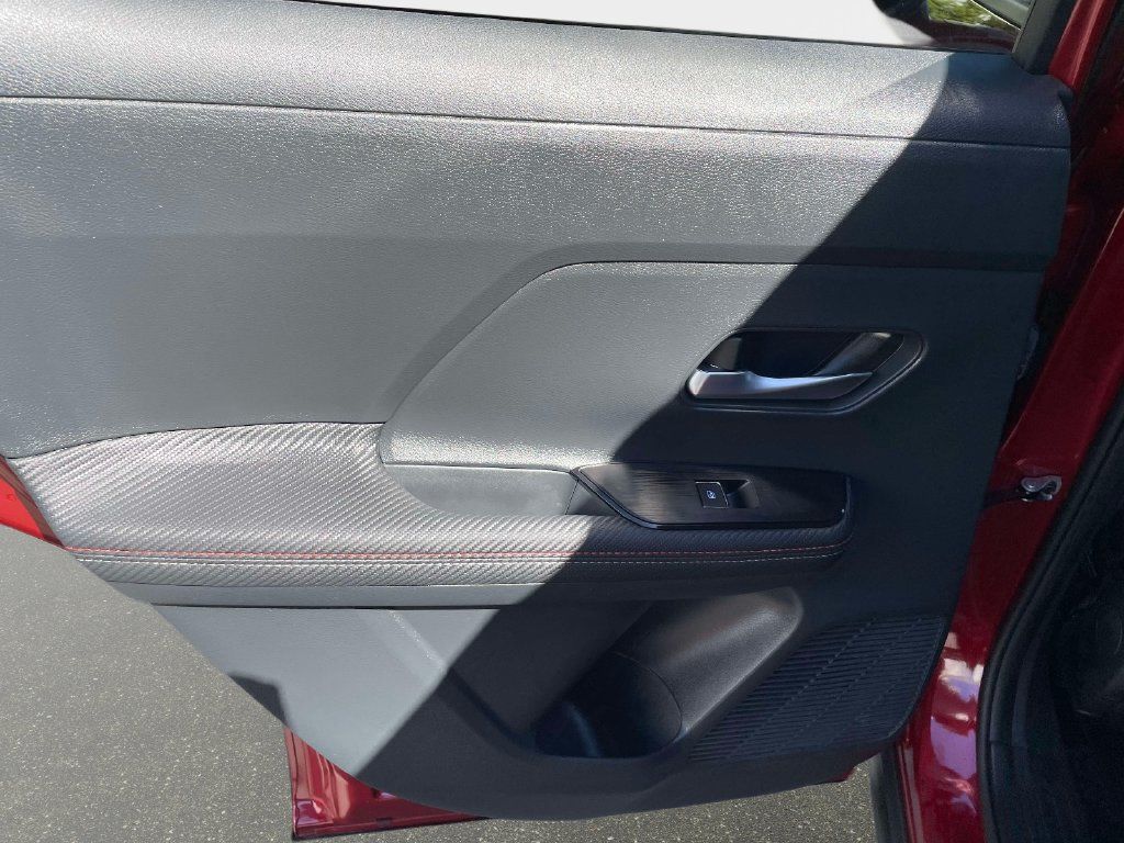 Used 2025 Nissan Kicks SR FWD image 14