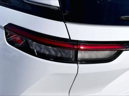 Used 2024 Jeep Grand Cherokee Limited w/ Trailer Tow Package image 28