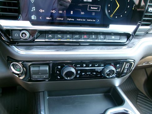 New 2026 Chevrolet Silverado 1500 LTZ w/ LTZ Premium Package AWD/4WD image 29