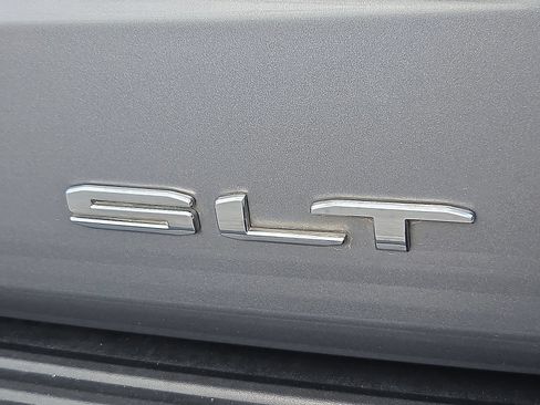 Used 2021 GMC Yukon XL SLT w/ SLT Premium Package AWD/4WD image 9