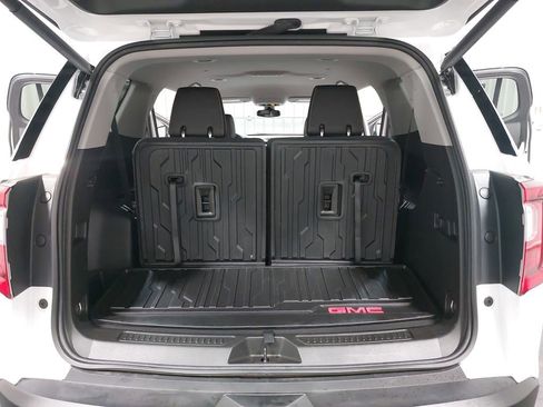 Used 2023 GMC Acadia SLT w/ Trailering Package image 13