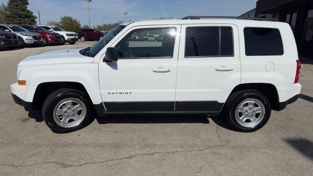 Used 2017 Jeep Patriot Sport w/ Power Value Group FWD image 4