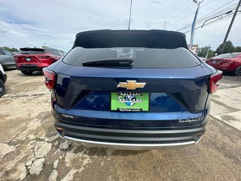 Used 2024 Chevrolet Trax LT w/ Driver Confidence Package FWD image 34