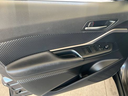 Used 2020 Toyota C-HR LE FWD image 7