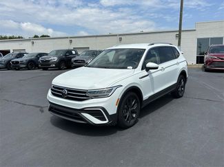 Used 2024 Volkswagen Tiguan SE video 3