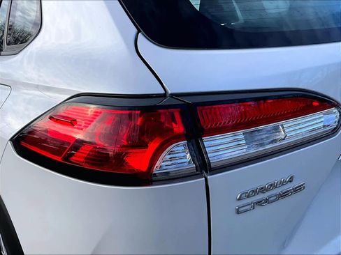 Certified 2024 Toyota Corolla Cross L image 33