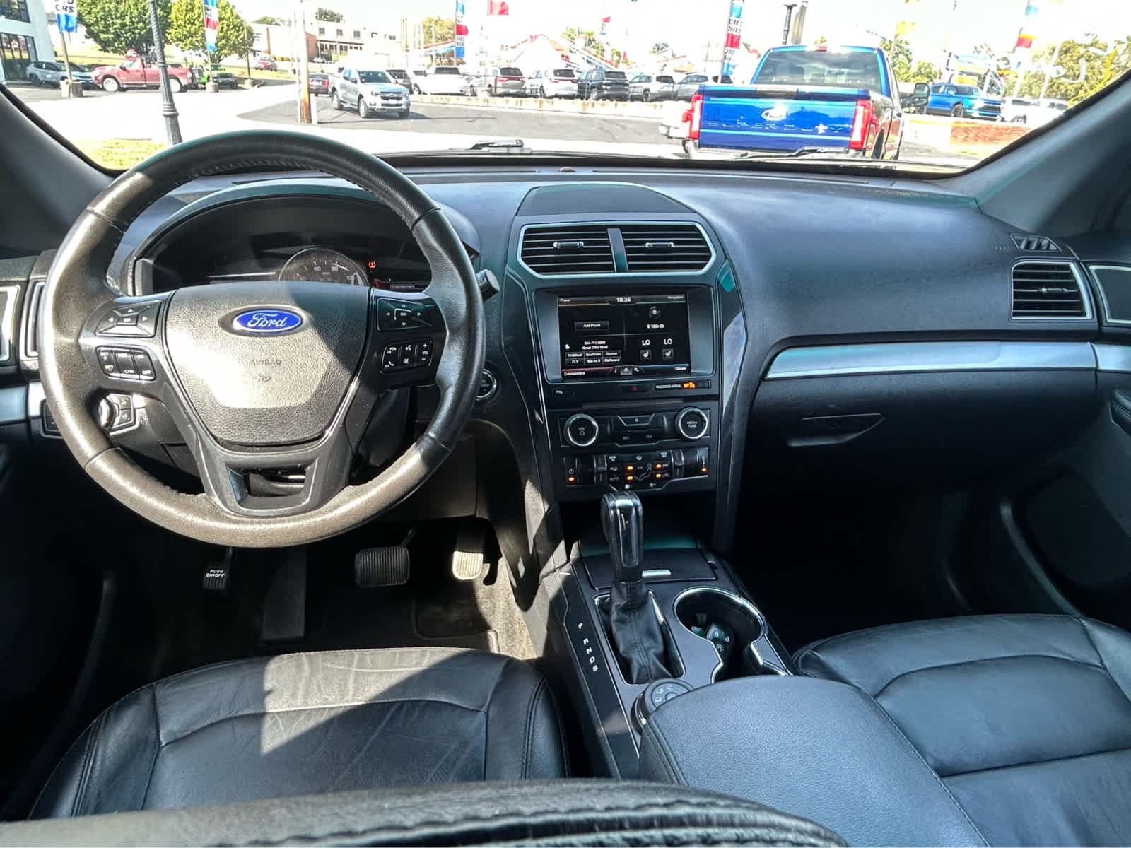 Used 2016 Ford Explorer XLT w/ Equipment Group 202A AWD/4WD image 13