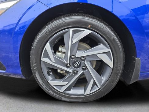 Certified 2024 Hyundai Elantra SEL w/ Convenience Package image 35