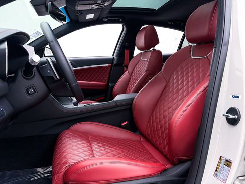 Used 2025 Genesis G70 3.3T Advanced w/ Sport Prestige Package image 21