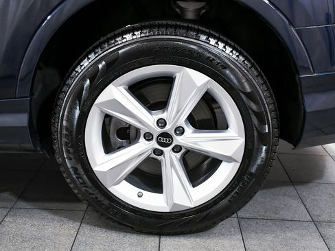 Used 2025 Audi Q7 3.0T Premium w/ Convenience Package image 8