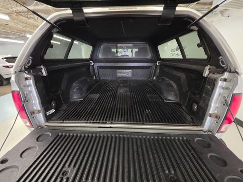 Used 2019 RAM 1500 Classic SLT AWD/4WD image 21