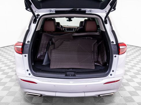 Used 2019 Buick Enclave Avenir w/ Avenir Technology Package image 32