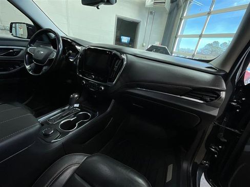 Used 2020 Chevrolet Traverse RS image 30
