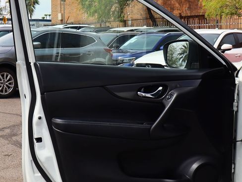 Used 2019 Nissan Rogue SV FWD image 37